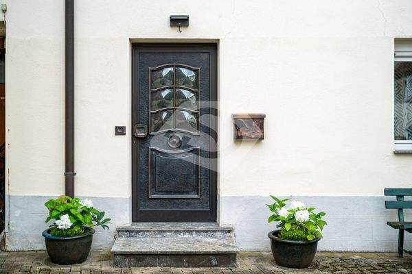 Hauseingang | Haushälfte 1