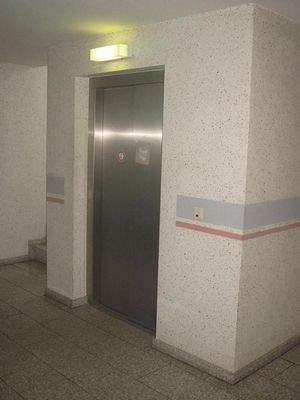 Aufzug zu jeder Etage