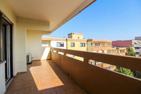 Großzügige Loggia Langexposé