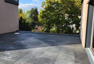 großzügige Terrasse