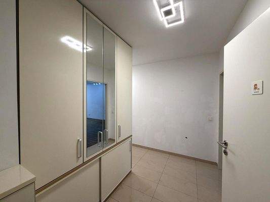 Wohnungseingang / Eingangsgarderobe