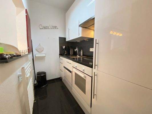 Küche mit Einbauküche