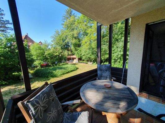 Balkon mit Blick ins Grüne