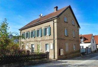 Südostansicht mit Zufahrt über die Pfarrgasse