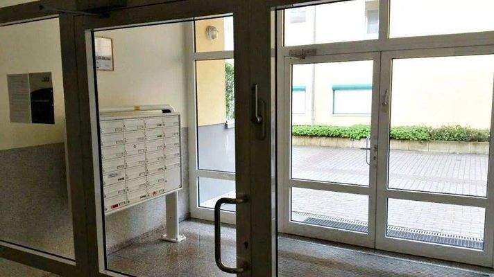 Hauseingang, modernisiert