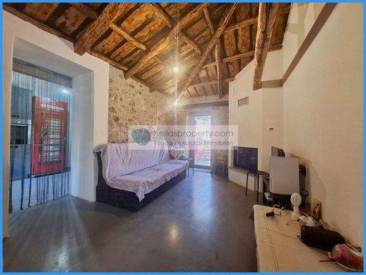 f0aa24d7c14047a9b324757619cc22a2-original