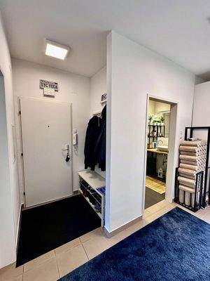 Vorraum mit Wohnungstüre