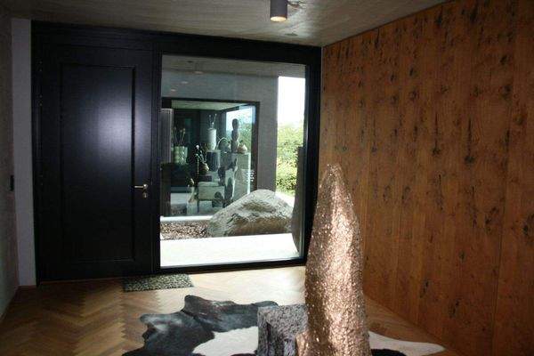 Hauseingang Blick Richtung Kubus