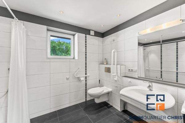 behindert gerechtes Badezimmer