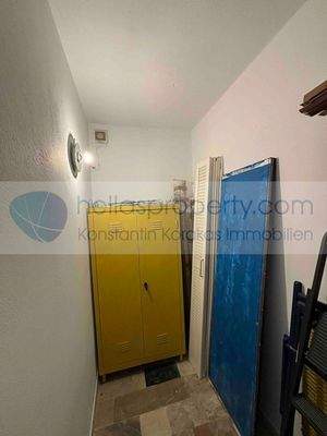 71. BASEMENT ROOMS & HEATING CELLAR