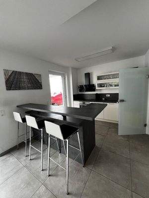 Besprechung mit Küchenzeile Untergeschoss