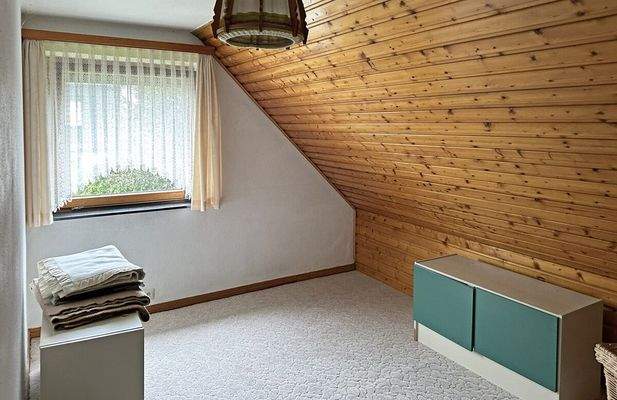 Zimmer Dachgeschoss links