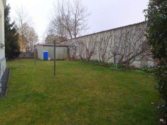 Garten mit Wäscheplatz