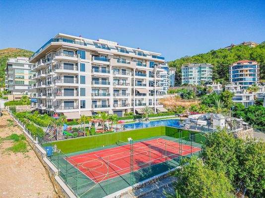 Sea-View Real Estate in Complex with Amenities in Kargıcak Alanya