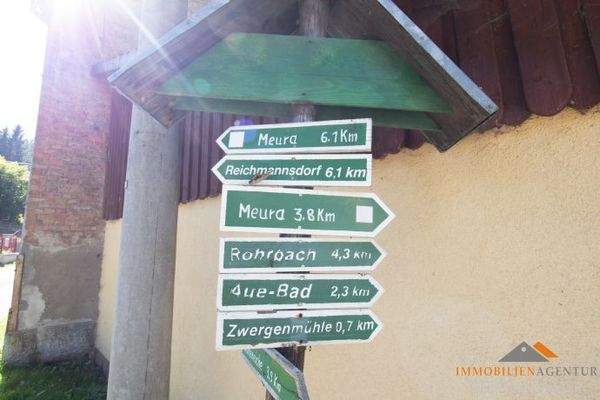 Vor dem Haus beginnen die Wanderwege