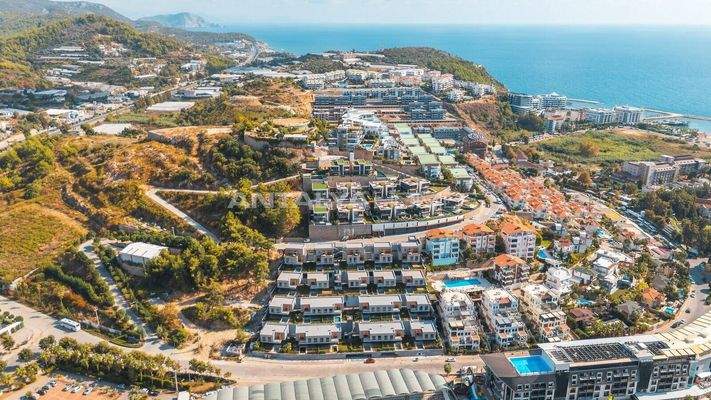 Luxe Detached Houses Within Walking Distance of the Sea in Alanya
