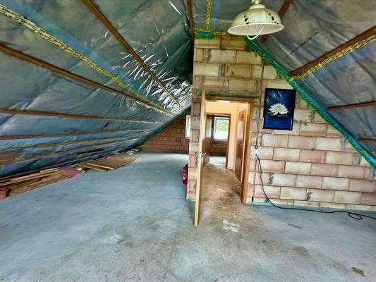 der noch nicht ausgebaute Dachboden