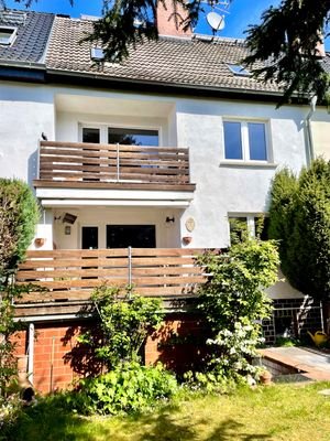 ...mit Terrasse und Balkon