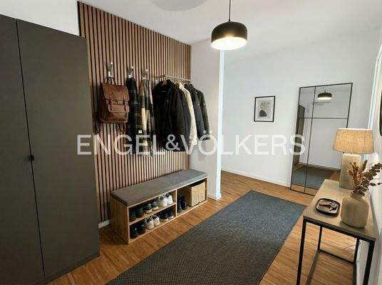 Entrée mit Garderobe (Einrichtungsbeispiel)