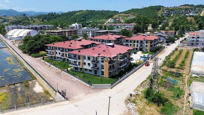 Flats for Sale in a Secure Complex with a Pool in Yalova