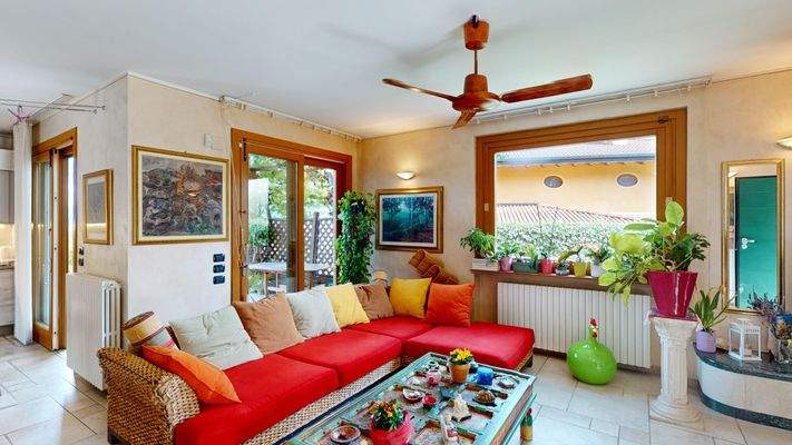 MT-002-195-Villa-singola-vista-lago-Polpenazze-del