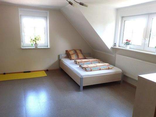 großes Ki-zimmer sep. mit Ankleideraum