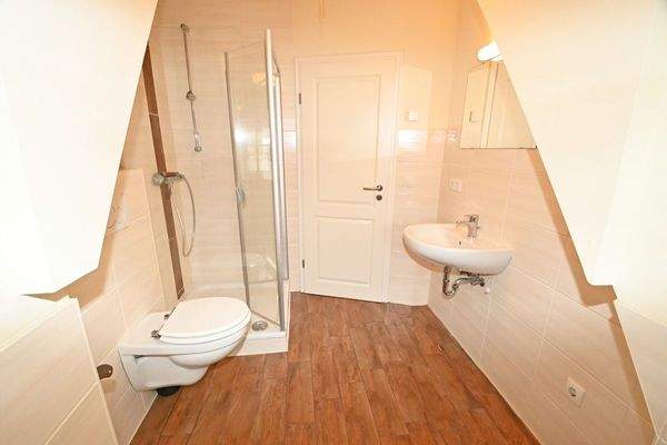 Bad DG - rechte Wohneinheit