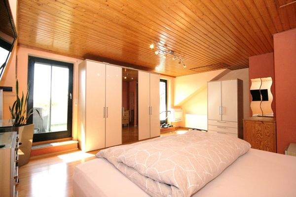 Schlafzimmer mit großer Dachterrasse (Bild 04)