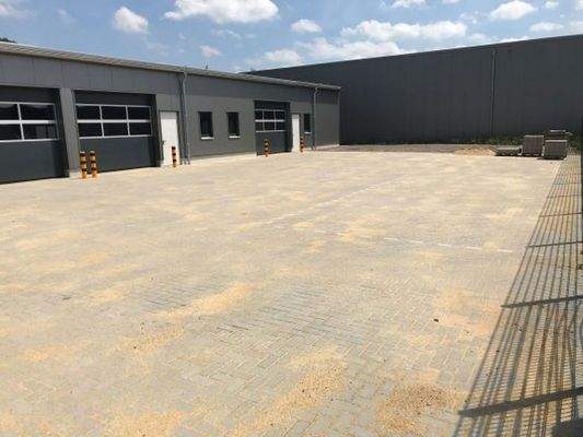 Frontansicht Halle Neubau