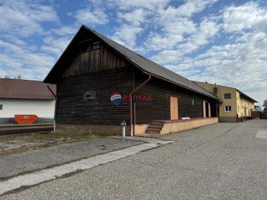 Außen- Seitenansicht