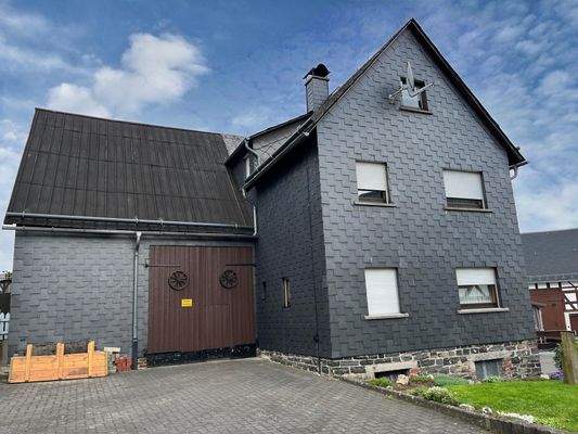 Wohnhaus mit Scheune