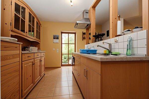 und einer offenen Küche