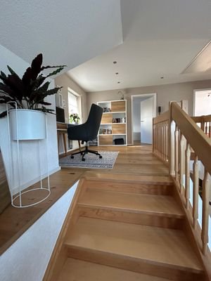 Flur mit Büro