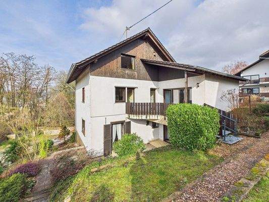 Familienfreundliches Zweifamilienhaus in Lebach