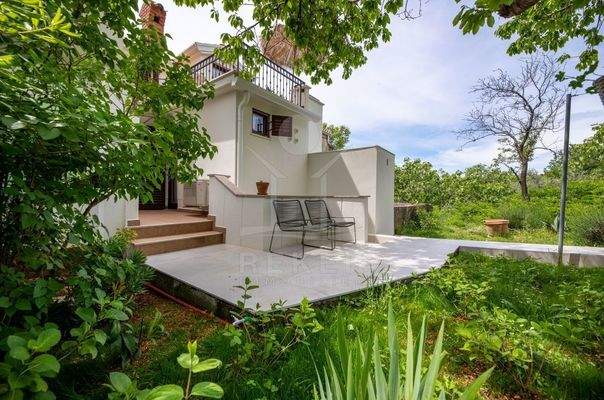 Charmante Steinhaus-Doppelhaushälfte in Baška