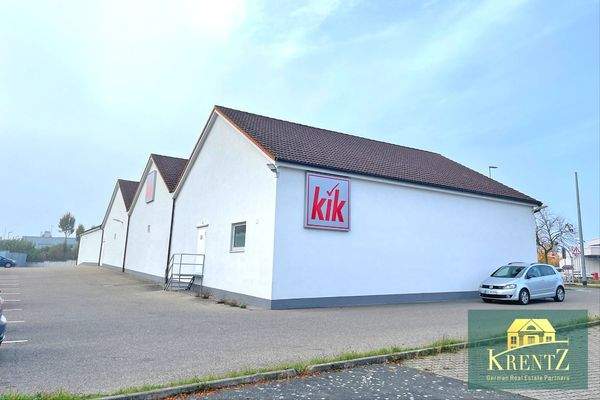 Rückansicht Parkplatz