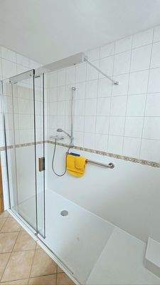 EG: ebenerdige Dusche