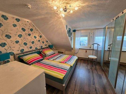 Schlafzimmer DG