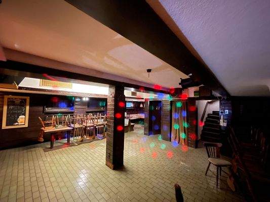 6 Tanzfläche UG 10502