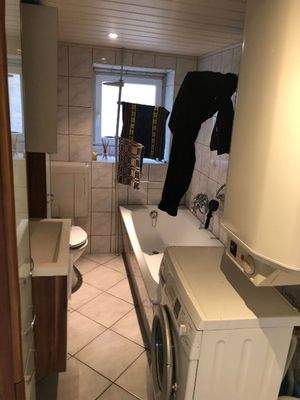 04 Whg 2 Bad mit Wanne.jpg