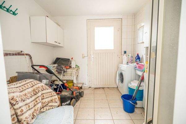 Abstellraum (mit Dusche)