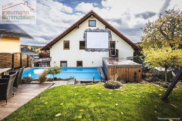 Giebel Nord mit Pool 