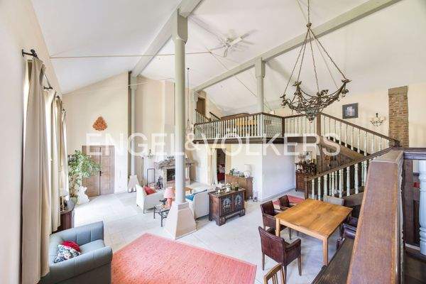 Split-Level-Architektur mit Galerie – luftige Raumwirkung und spannende Perspektiven