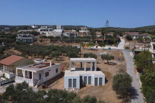 Kreta, Kissamos: Halbfertiges Haus mit Blick auf Meer und Berge zu verkaufen