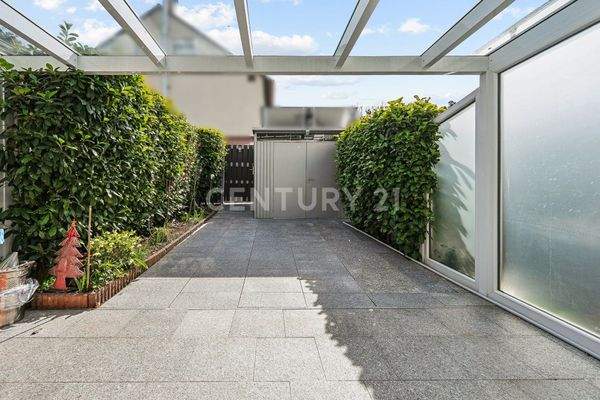 Terrasse und Gartenbereich