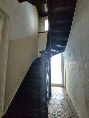 Eingang und Treppe.jpg