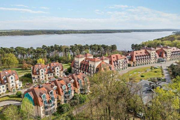 Resort Ansicht mit Blickrichtung zum See
