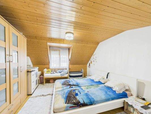Schlafzimmer im OG