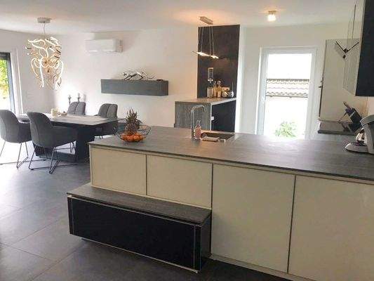 Küche mit Essbereich
