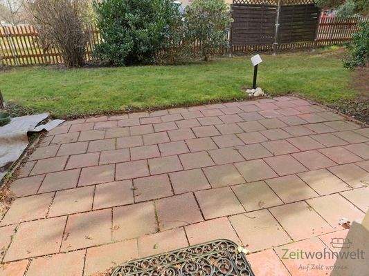 eigene Terrasse im Januar